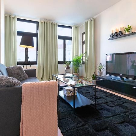 Ruhige Wohnung In Zentraler Lage - Quiet Flat In A Central Location Магдебург Екстериор снимка