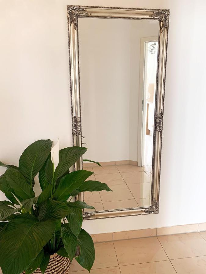 Ruhige Wohnung In Zentraler Lage - Quiet Flat In A Central Location Магдебург Екстериор снимка